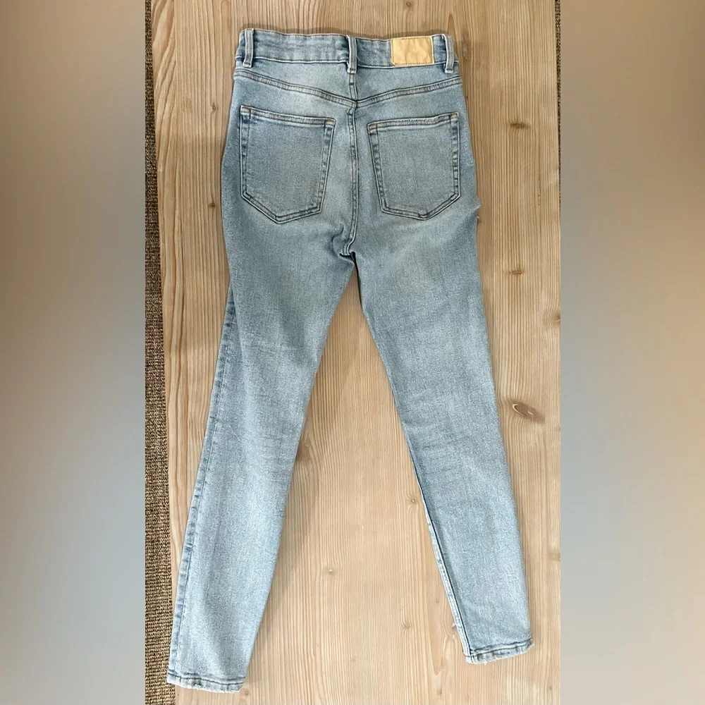 Zara High Rise Skinny Jeans - Picture 2 of 10